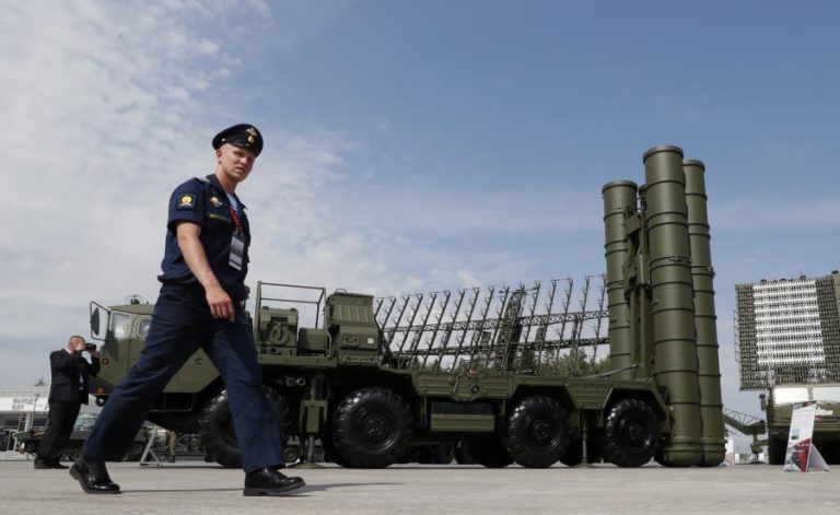 ANCARA VOLTA A REJEITAR ULTIMATO DOS EUA SOBRE COMPRA DE MÍSSEIS RUSSOS