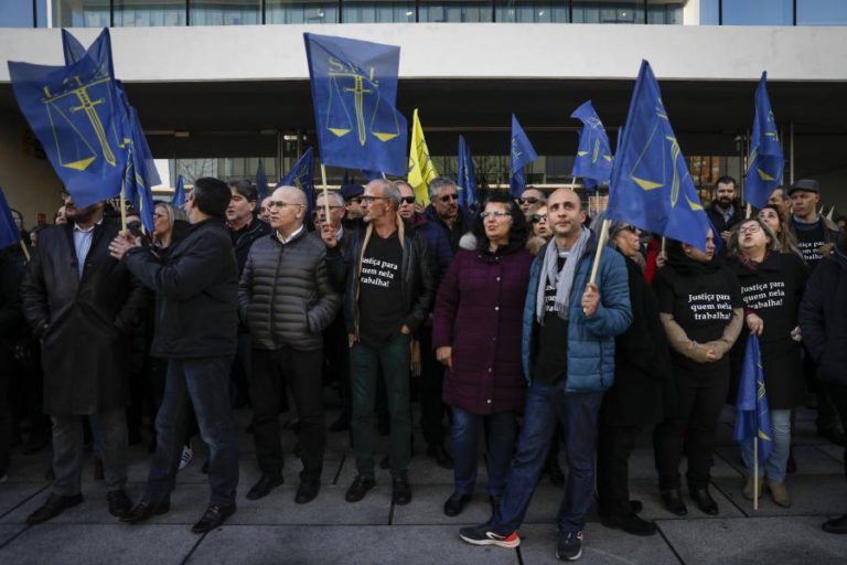 FUNCIONÁRIOS JUDICIAIS CUMPREM HOJE PRIMEIRO DE CINCO DIAS ALTERNADOS DE GREVE NACIONAL