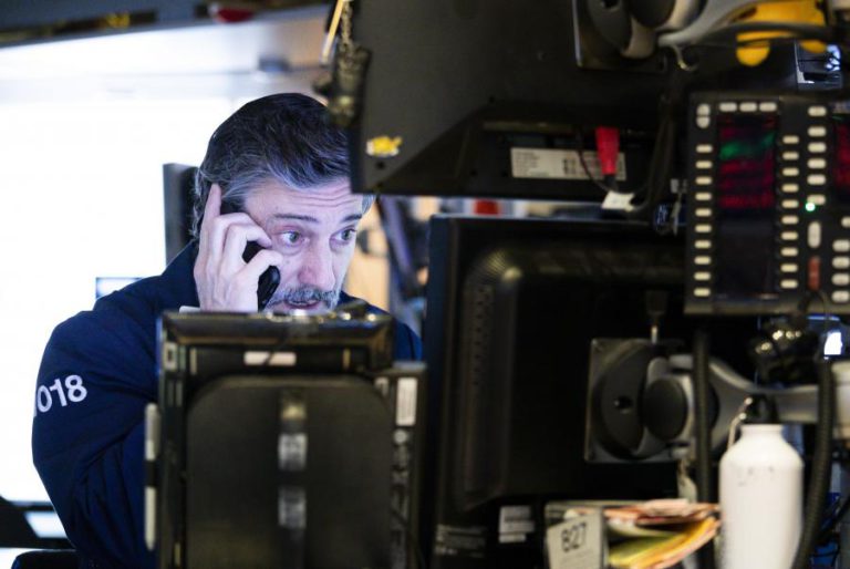 WALL STREET FECHA EM ALTA DEPOIS DE FED DECIDIR MANTER AS TAXAS DE JURO