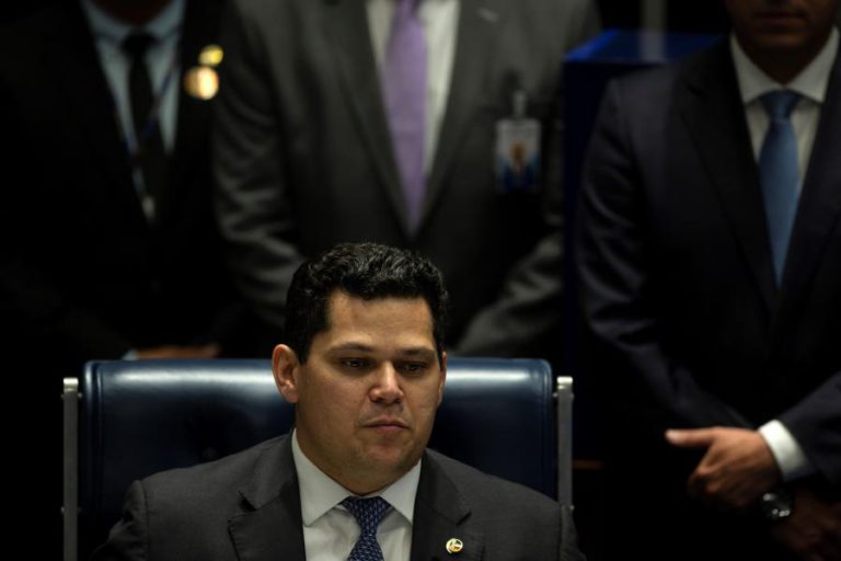 LAVA JATO: CONVERSAS DE MORO COM PROCURADORES SÃO GRAVES SE FOREM AUTÊNTICAS — PRESIDENTE DO SENADO
