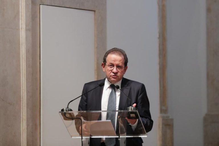 INQUÉRITO/CGD: CONSTÂNCIO GARANTE QUE NÃO ESTEVE NA REUNIÃO QUE APROVOU POSIÇÃO DE BERARDO NO BCP