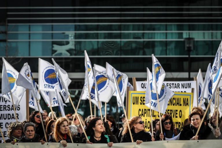 TRABALHADORES DOS REGISTOS REALIZAM HOJE GREVE E CONCENTRAÇÃO EM LISBOA