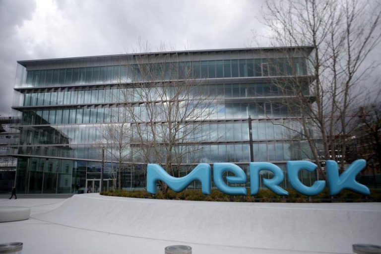 ÉBOLA: FARMACÊUTICA MERCK VAI PRODUZIR MAIS DOSES DA SUA VACINA NOS EUA – OMS