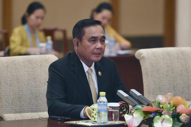 PARLAMENTO TAILANDÊS ELEGE LÍDER DO GOLPE DE ESTADO DE 2014 COMO PRIMEIRO-MINISTRO