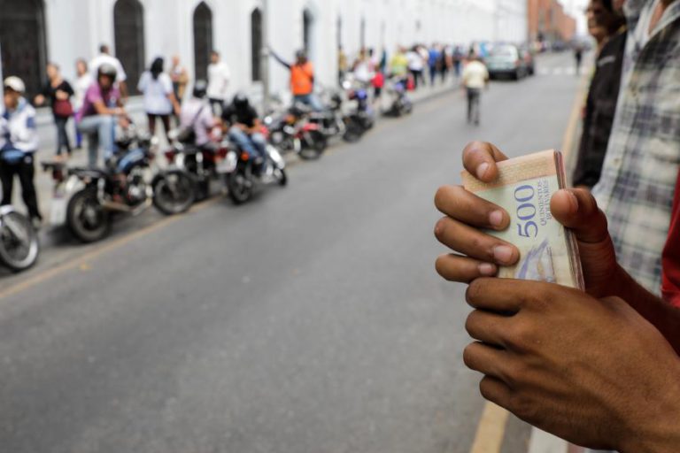 TRÊS NOTAS NOVAS ENTRAM EM CIRCULAÇÃO NA VENEZUELA, UMA VALE MAIS QUE O SALÁRIO MÍNIMO