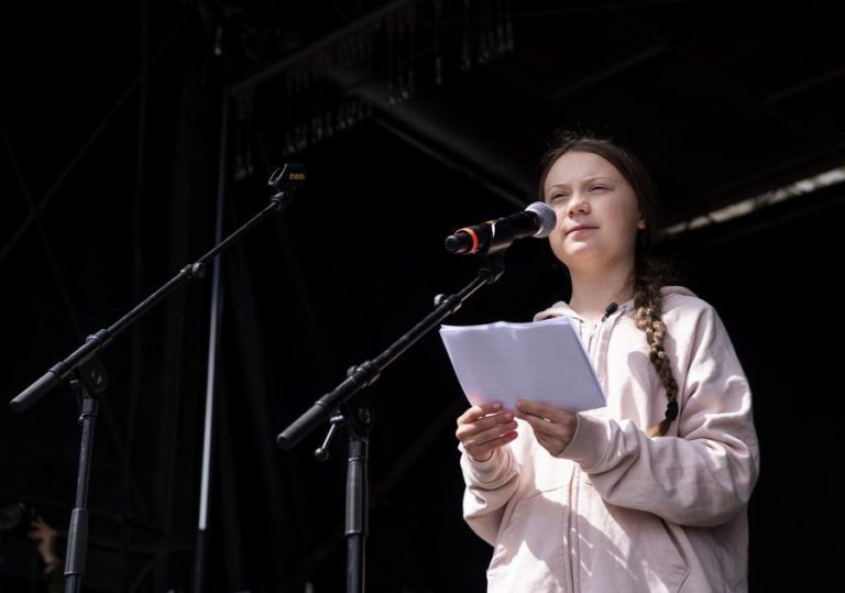 ATIVISTA PELO CLIMA GRETA THUNBERG PREMIADA PELA AMNISTIA INTERNACIONAL