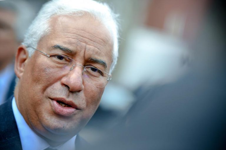 COSTA PRESTA “GRANDE TRIBUTO” AOS PROFESSORES PELO TRABALHO DESENVOLVIDO DURANTE O ANO LETIVO