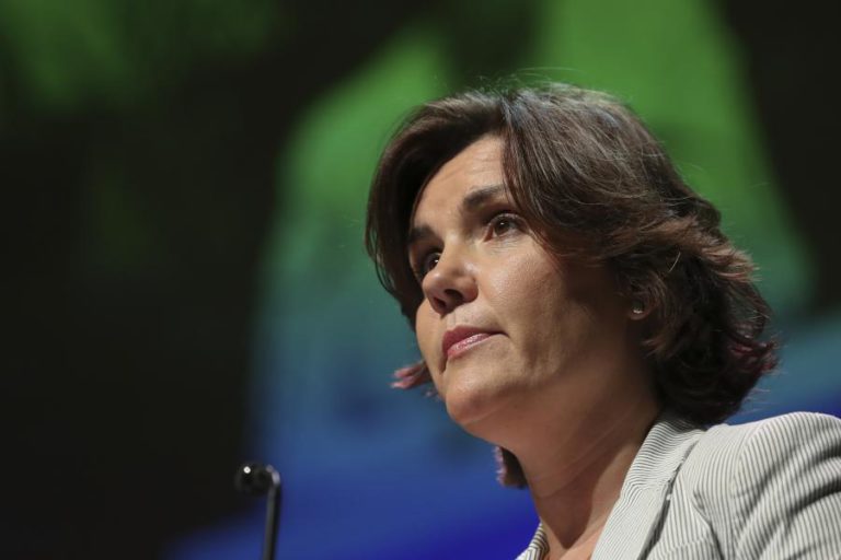 CRISTAS EVITA POLÉMICA COM MARCELO, MAS AVISA QUE CDS ESTÁ “A TRABALHAR” PARA ALTERNATIVA