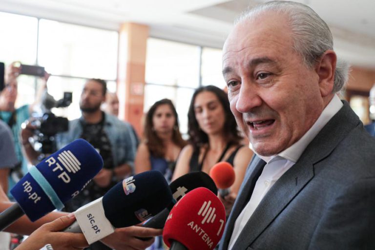 RIO CONSIDERA QUE TAXA DE CRESCIMENTO “ANÉMICA” NÃO PERMITE ‘SUPERAVIT’ ORÇAMENTAL