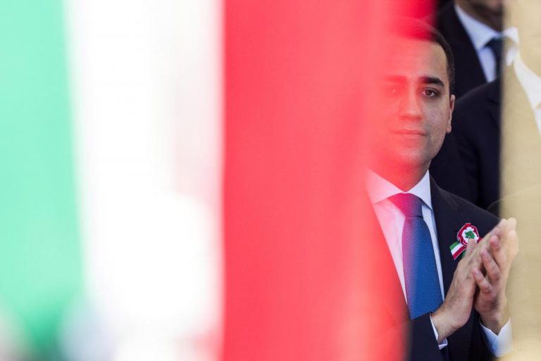ITÁLIA QUER DIALOGAR COM BRUXELAS PARA EVITAR PROCEDIMENTO POR DÉFICE EXCESSIVO