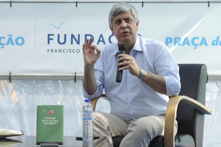 CENTENO REJEITA CRISE DE REGIME E DEFENDE REDUÇÃO DA INCERTEZA POLÍTICA