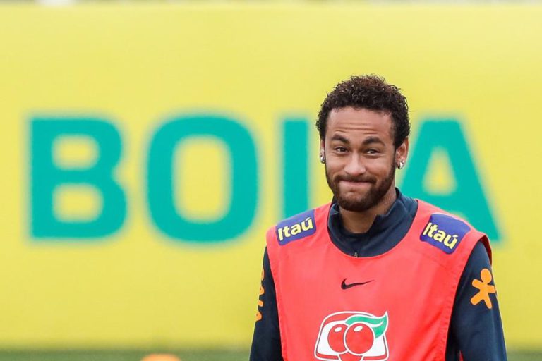 UEFA CONFIRMA TRÊS JOGOS DE SUSPENSÃO PARA NEYMAR