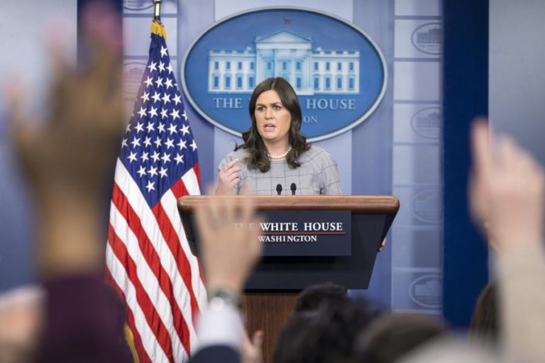 TRUMP ANUNCIA SAÍDA DE SARAH SANDERS, PORTA-VOZ DA CASA BRANCA