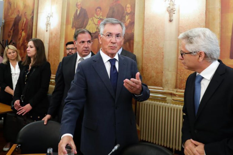 INQUÉRITO/CGD: ARMANDO VARA DIZ QUE NÃO RESPONDE A QUESTÕES SOBRE VALE DO LOBO