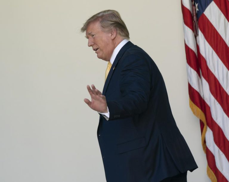 TRUMP LANÇA HOJE A RECANDIDATURA PRESIDENCIAL NO MEIO DE SONDAGENS DESFAVORÁVEIS