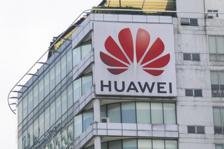 HUAWEI DIZ QUE VETO DOS ESTADOS UNIDOS NÃO IMPEDIRÁ EMPRESA DE DESENVOLVER 5G
