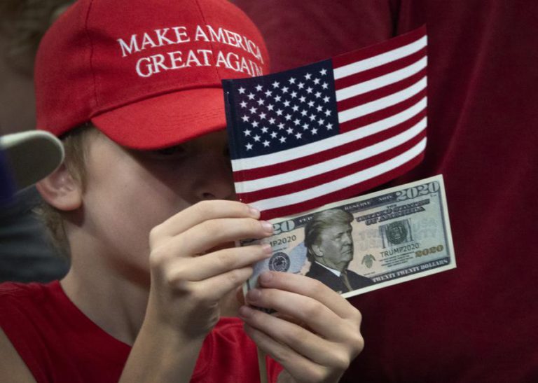 CAMPANHA PARA A REELEIÇÃO DE TRUMP ANGARIA 22,1 MILHÕES DE EUROS EM MENOS DE 24 HORAS