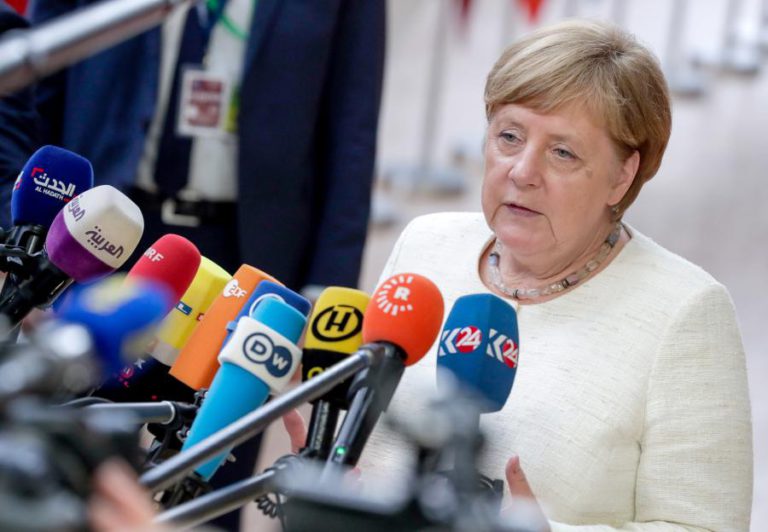 MERKEL ADMITE FALTA DE ACORDO HOJE SOBRE CARGOS DE TOPO NA UNIÃO EUROPEIA