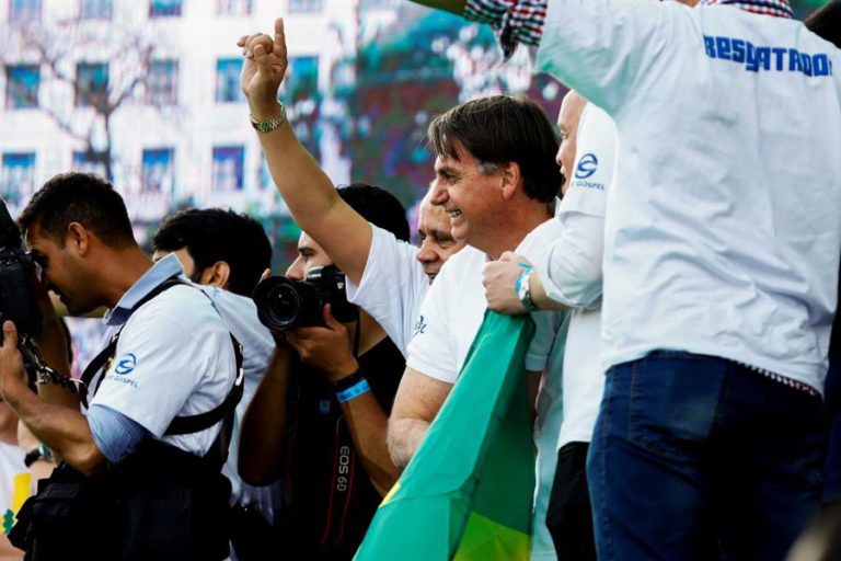 BOLSONARO ADMITE CONCORRER A UM SEGUNDO MANDATO