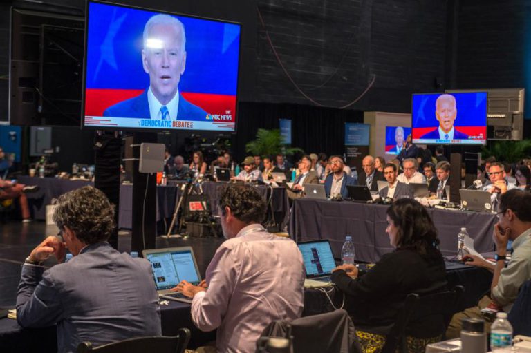 TEMAS RACIAIS, IDADE E IDEOLOGIA NO SEGUNDO DEBATE DEMOCRATA NA CORRIDA À CASA BRANCA