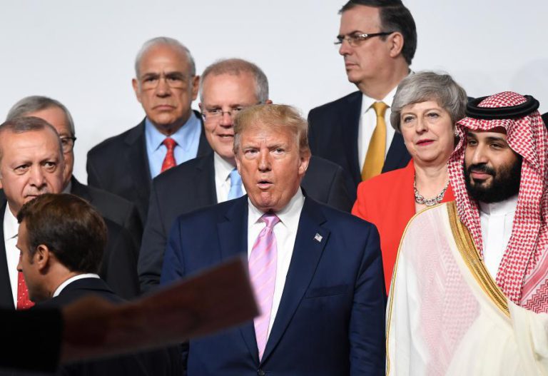 TRUMP PEDE PACIÊNCIA PERANTE A CRISE DA VENEZUELA NUM ENCONTRO COM BOLSONARO