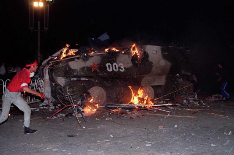 MASSACRE DE TIANANMEN NOTICIADO EM PORTUGAL COMO “UM BANHO DE SANGUE”