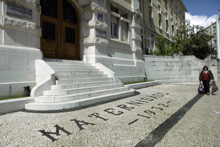 MINISTRA DA SAÚDE A ANALISAR PROPOSTA PARA ANESTESISTAS TAREFEIROS NA MAC