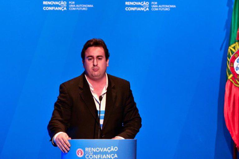 GOVERNO DOS AÇORES REITERA NECESSIDADE DE SE REVER ACORDO DE COOPERAÇÃO E DEFESA