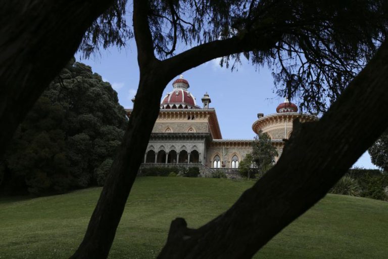 CICLO DE CINEMA AO AR LIVRE REGRESSA A SINTRA COM “HERÓIS DO GRANDE ECRÃ”