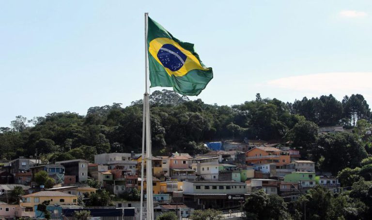 BOLSONARO ADMITE PRISÃO DE GREENWALD NO BRASIL MAS NEGA DEPORTAÇÃO
