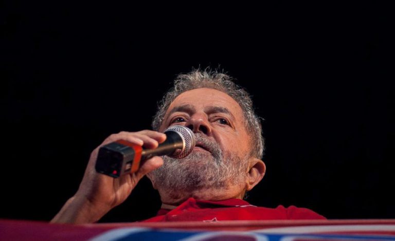 EX-MINISTRO BRASILEIRO DIZ QUE BANCOS PAGARAM 11,9 MILHÕES DE EUROS EM SUBORNOS AO PT