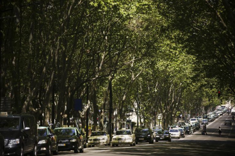 TAXISTAS QUEREM INTEGRAR REDE DE ABASTECIMENTO DE EMERGÊNCIA DURANTE GREVE DE MOTORISTAS