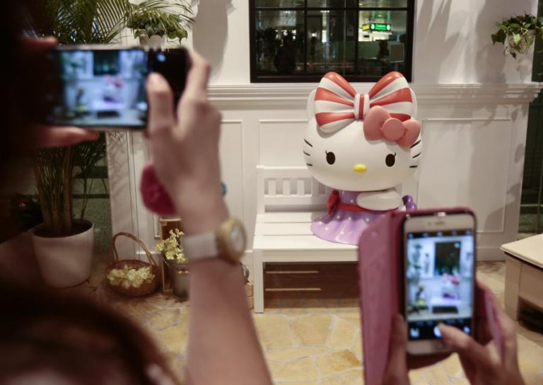 BRUXELAS MULTA EMPRESA JAPONESA DONA DA HELLO KITTY EM 6,2 ME