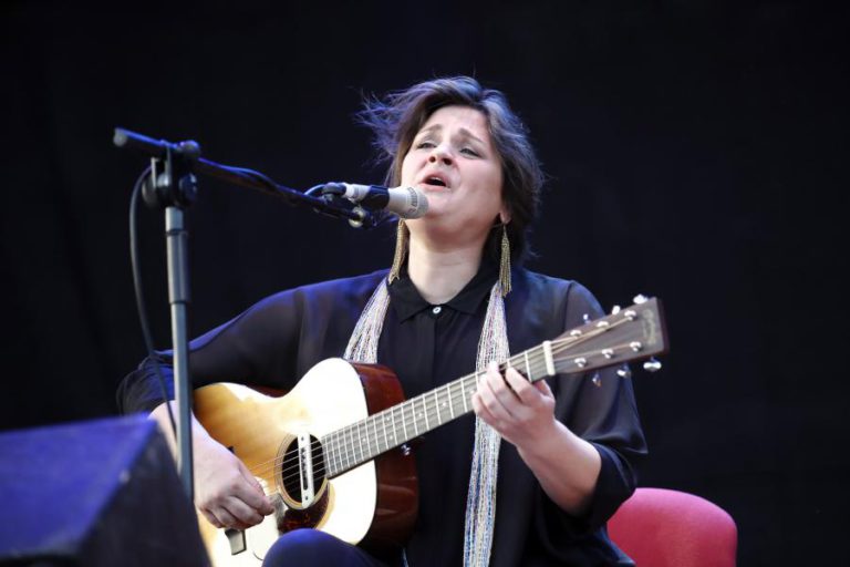 MADELEINE PEYROUX E CHICO CÉSAR NO “NÃO FESTIVAL” ARTES À RUA, EM ÉVORA