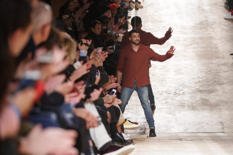 PRÍNCIPE HERDEIRO DOS EMIRADOS ÁRABES UNIDOS ENCONTRADO MORTO NO REINO UNIDO