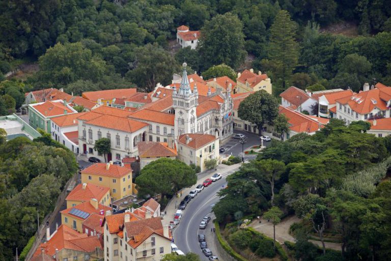 INCÊNDIOS: CÂMARA DE SINTRA VAI RECOLHER E SUBSTITUIR ‘KIT’ DA PROTEÇÃO CIVIL