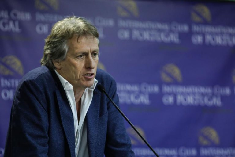 VAR ‘SALVA’ JESUS DA PRIMEIRA DERROTA DO FLAMENGO NO BRASILEIRÃO