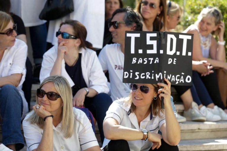 TÉCNICOS SUPERIORES DE DIAGNÓSTICO EM GREVE E PROTESTO NA AR