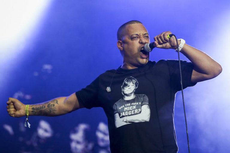 CARLÃO E XUTOS E PONTAPÉS SÃO CABEÇAS DE CARTAZ DAS FESTAS DE LOURES