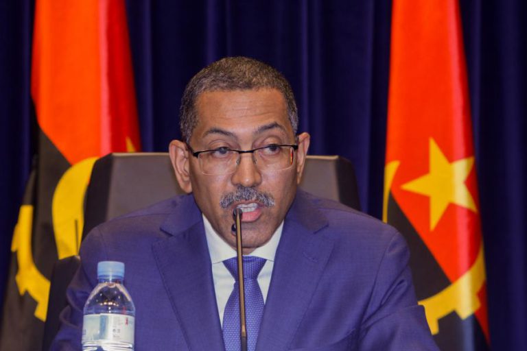 ENDIAMA VAI SER PRIVATIZADA E O CAPITAL DISPERSO EM BOLSA, DIZ MINISTRO