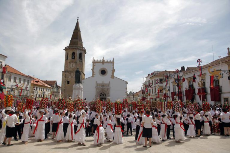 TOMAR PREPARA COM “ENTUSIASMO” CANDIDATURA DA FESTA DOS TABULEIROS A PATRIMÓNIO IMATERIAL DA HUMANIDADE