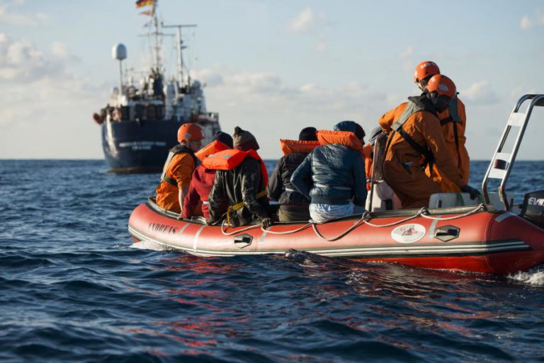ACNUR PEDE À UE QUE RETOME OPERAÇÕES DE RESGATE DE MIGRANTES NO MEDITERRÂNEO