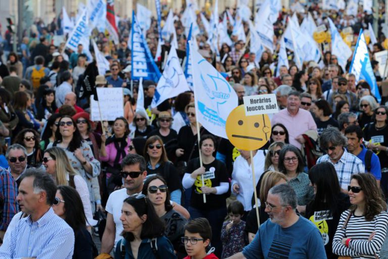 FENPROF DIZ QUE SE HORÁRIOS DOS PROFESSORES NÃO MUDAREM MANTÉM GREVE ÀS HORAS EXTRA
