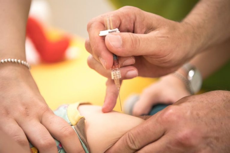 VINTE MILHÕES DE CRIANÇAS SEM VACINAS CONTRA SARAMPO, DIFTERIA E TÉTANO EM 2018