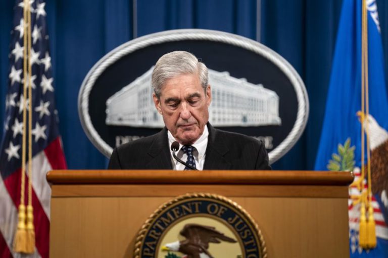 PROCURADOR ESPECIAL NÃO EXONERA TRUMP DE OBSTRUÇÃO À JUSTIÇA, NO CASO RUSSO