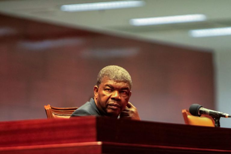 PRESIDENTE ANGOLANO EXONERA E NOMEIA EMBAIXADORES EM ÁFRICA E ÁSIA