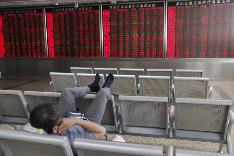 BOLSA DE XANGAI ENCERRA COM ALTA DE 0,8%