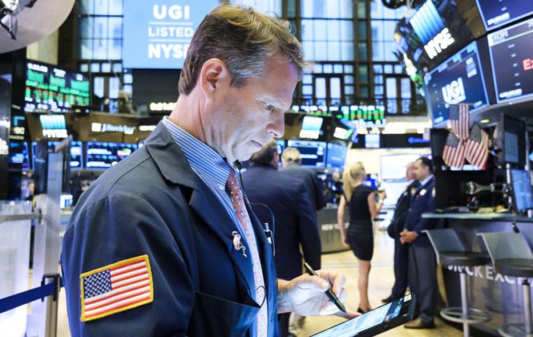 WALL STREET NEGOCEIA EM ALTA NO INÍCIO DA SESSÃO