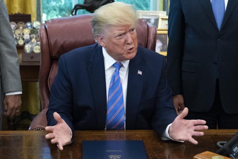 TRUMP PONDERA ORDEM EXECUTIVA PARA GARANTIR QUESTÃO DA CIDADANIA NO CENSO DE 2020