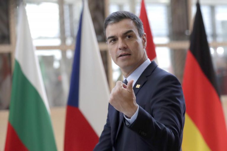 PM ESPANHOL MANTÉM PROPOSTA DE TIMMERMANS E WEBER PARA CONSELHO E PARLAMENTO EUROPEUS